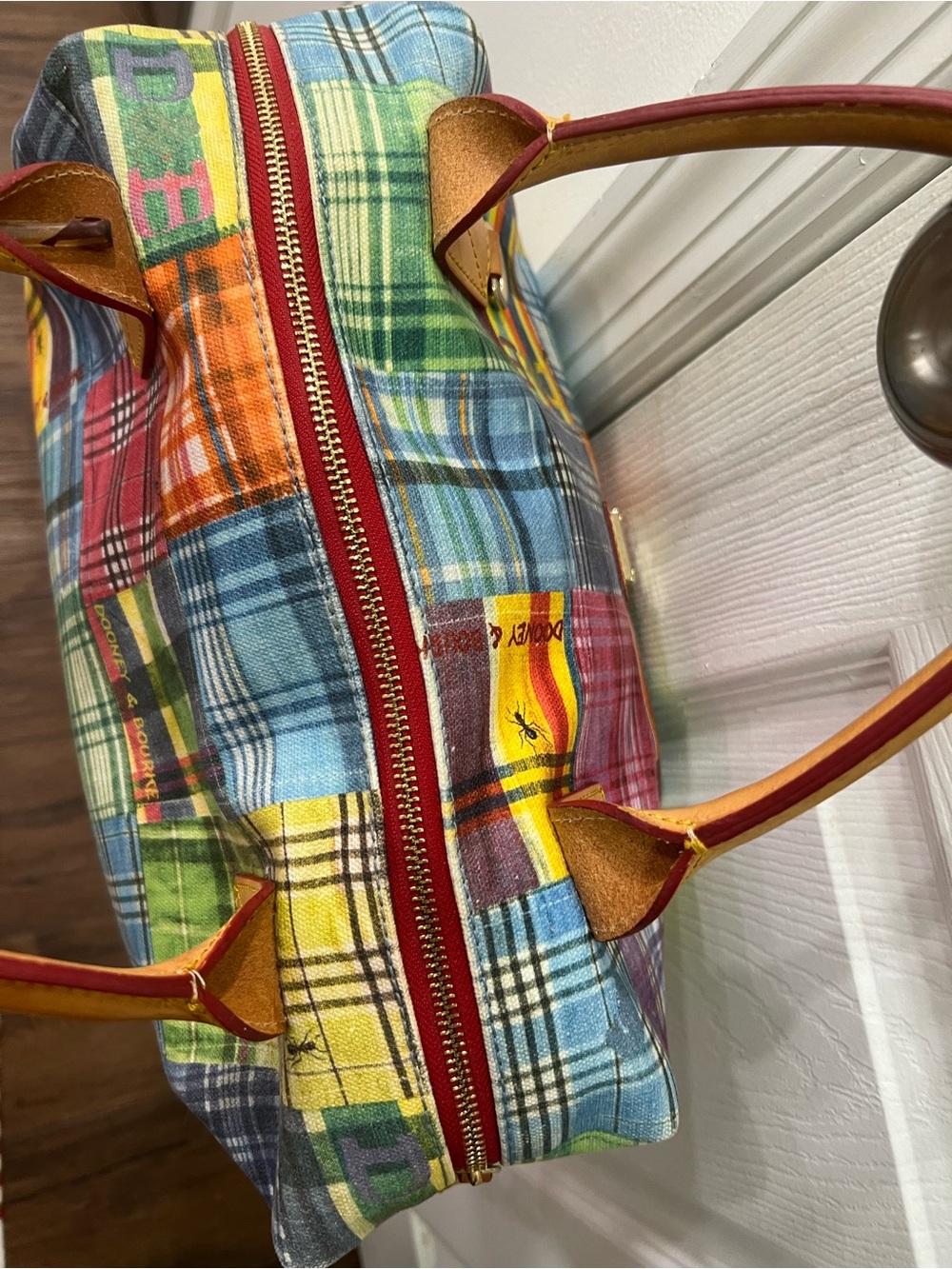 This is a vintage Dooney & Bourke Y2K "Picnic Ant" Madras bag leather handles - Picture 2 of 13